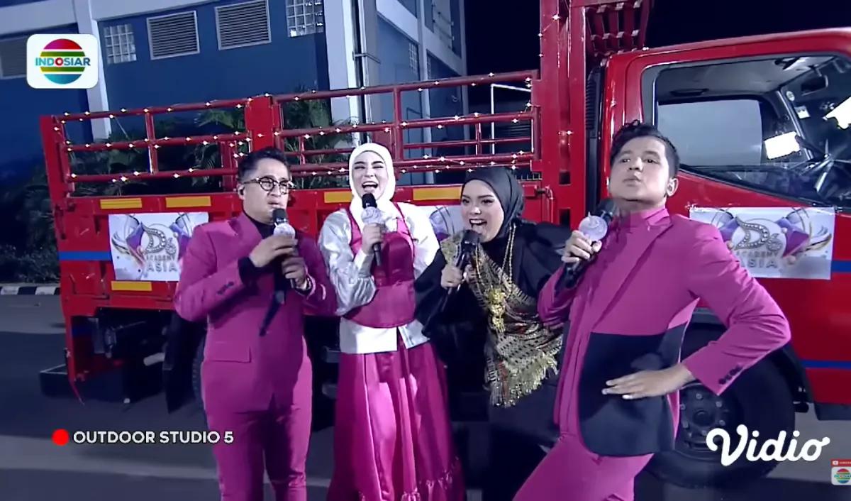 Irfan Hakim dibuat heran melihat skill nyetir Mimi Rattana. Sebab, begitu jaran sopir truk tronton merupakan seorang wanita.