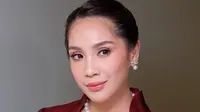 Makeup Soft Glam Nagita Slavina Saat Hadiri Peringatan HUT ke-81 RI di Istana Merdeka