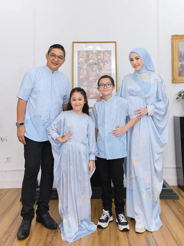 6 Inspirasi Baju Sarimbit Lebaran dari Keluarga Pasha Ungu dan Adelia Wilhelmina, Didominasi Warna Pastel
