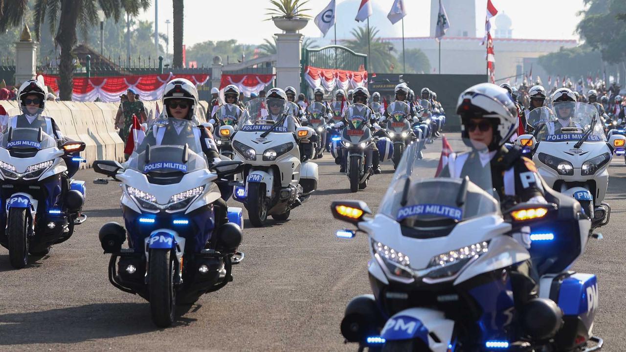 FOTO: Kirab Merah Putih Warnai HUT ke-80 RI di Jakarta