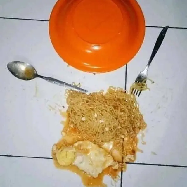 6 Momen Apes Mi Goreng Siap Santap tapi Berujung Tumpah, Bikin Elus Dada