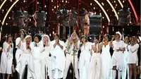 24 wanita tampil serba putih di panggung Grammy Awards 2018. Ada apa ya? (instagram/entertainmentboulevard)