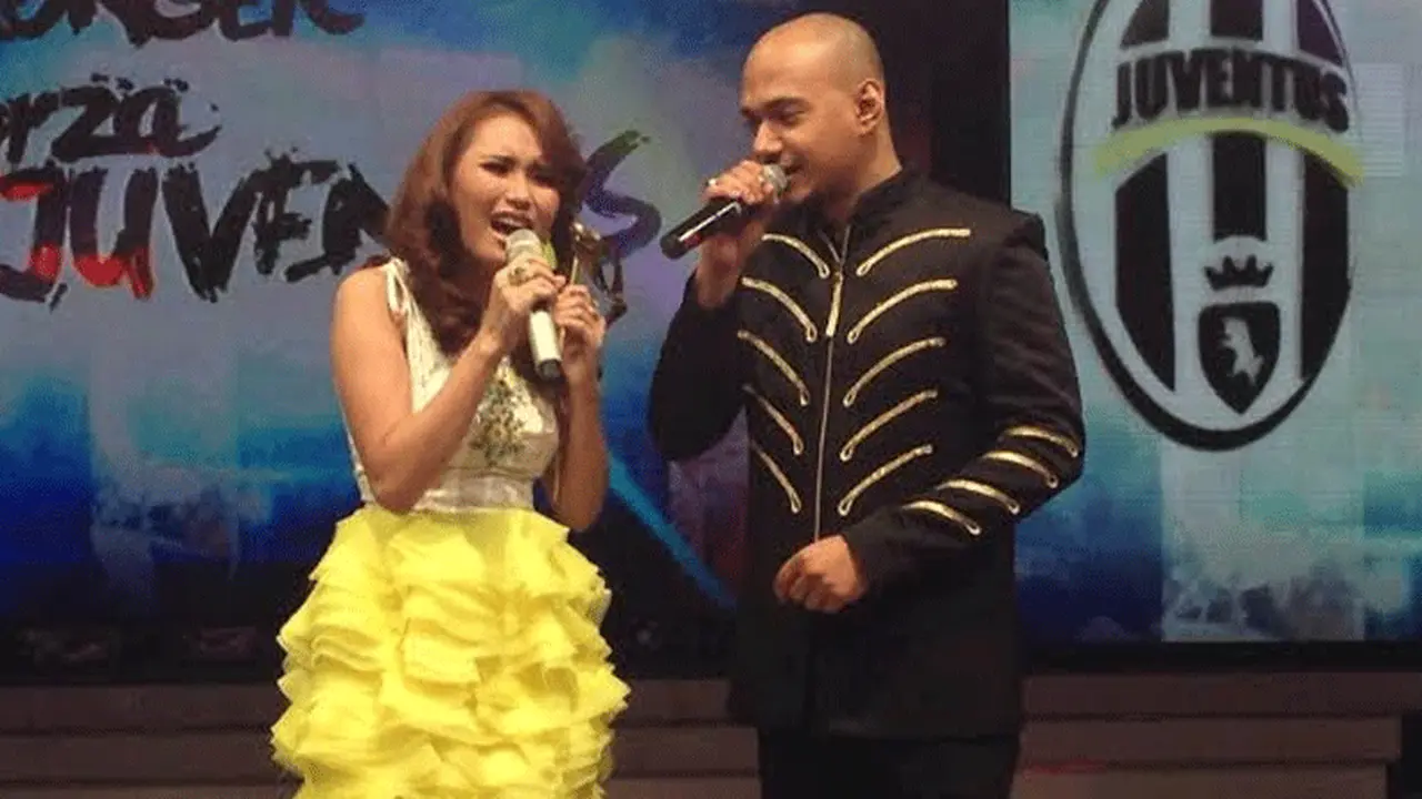 Ayu Ting Ting-Husein