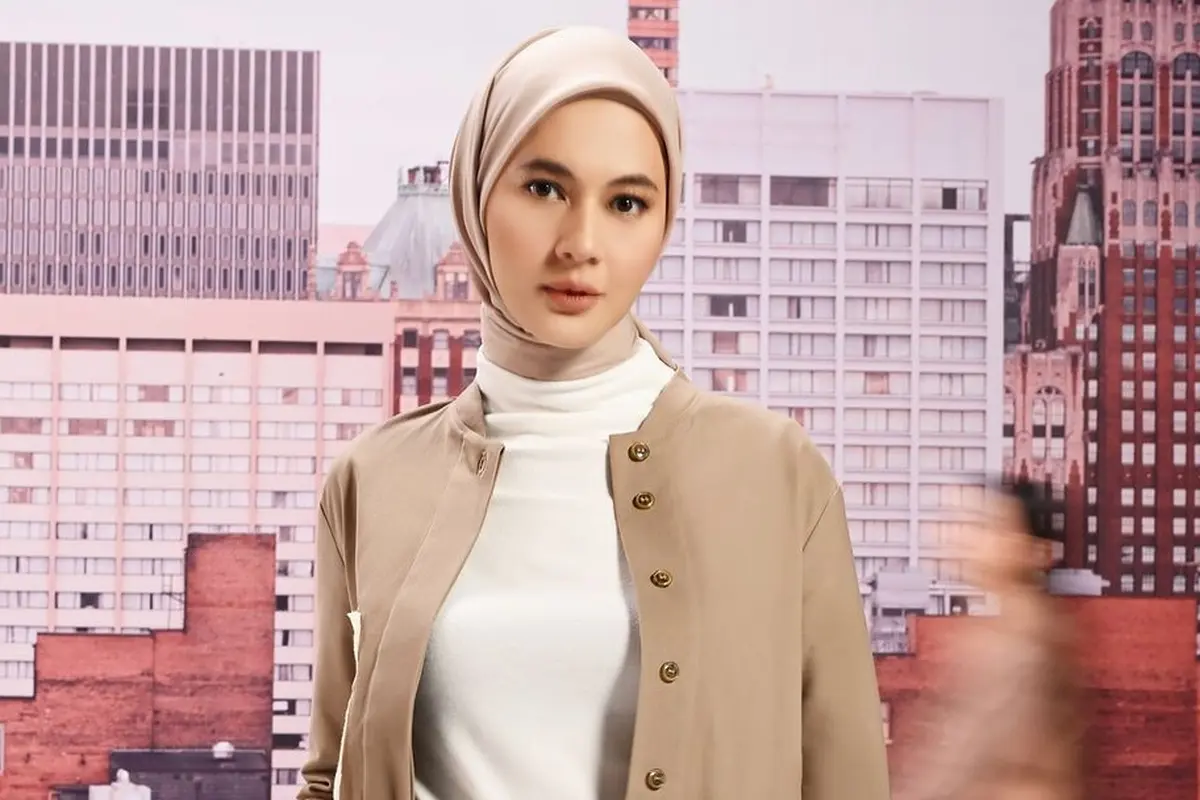 6 Pesona Paula Verhoeven yang Kini Jadi Hijab Influencer, Stylish dalam Berbagai Gaya