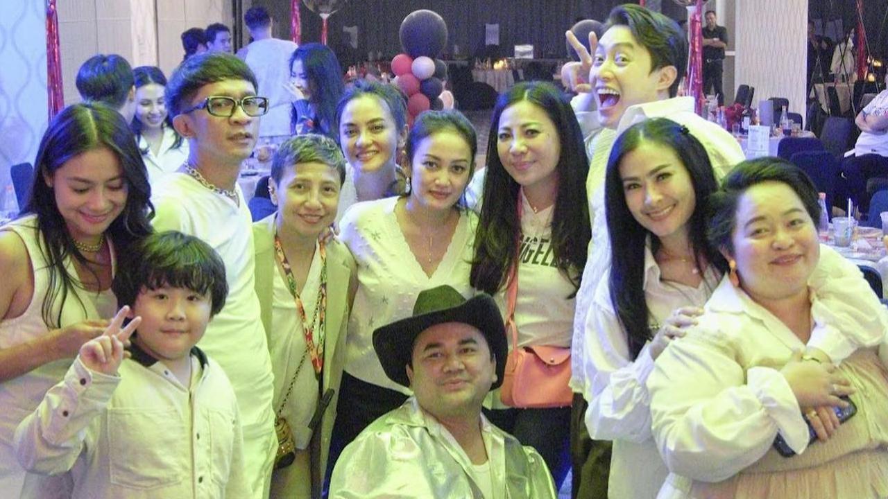 Potret Ncess Nabati Dapat Kejutan Istimewa di Momen Ultah ke-35 yang Dihadiri Rekan Seleb, Ada Aming Hingga Iis Dahlia