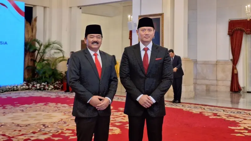 Ketua Umum Partai Demokrat, Agus Harimurti Yudhoyono (AHY)  dan Marsekal (Purn) Hadi Tjahjanto
