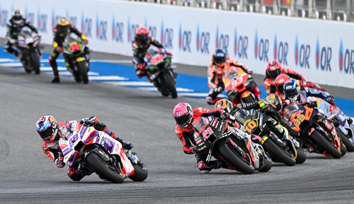 Jorge Martin membukukan waktu 39 menit 40,045 detik. Sementara Francesco Bagnaia menempati posisi kedua, dengan Brad Binder melengkapi podium. (AP Photo/Kittinun Rodsupan)