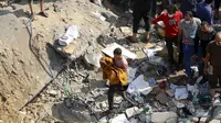Kelompok advokasi Save The Children mengatakan lebih banyak anak yang terbunuh di Gaza pada Oktober 2023 dibandingkan dengan jumlah anak yang terbunuh di semua zona konflik di seluruh dunia pada tahun 2022. (AP Photo/Abed Khaled)