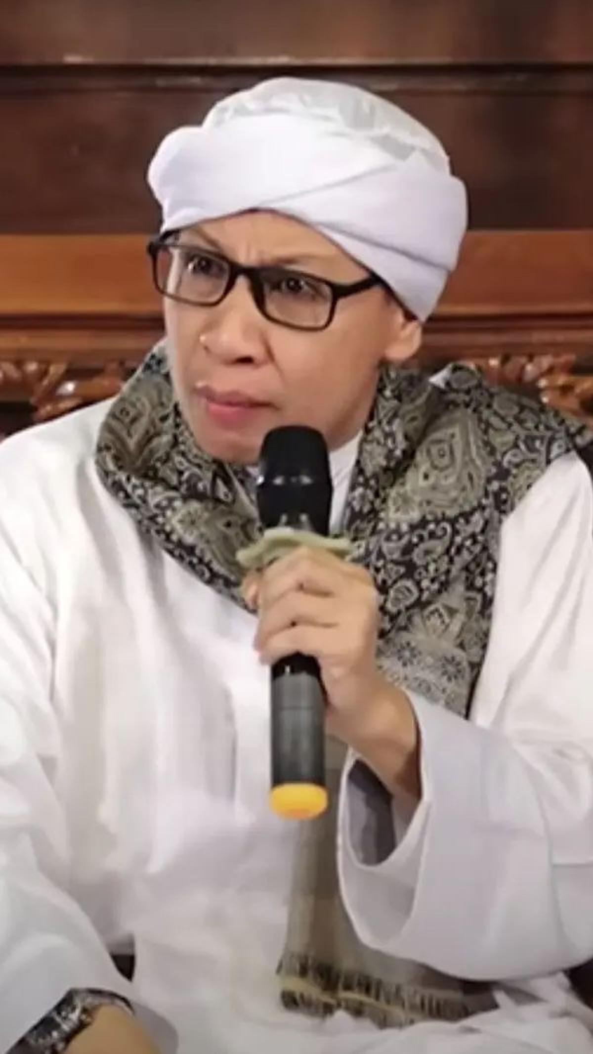 Dalam kata-kata Buya Yahya, "Jangan sampai ada yang masuk ke dalam perutnya sesuatu karena itu ada madzi sebelum mani adalah najis. Cairan-cairan sebelum mani adalah najis."&nbsp;