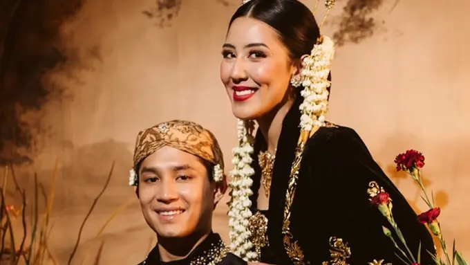 Teuku Rassya Bersama Calon Istri saat Prewedding dengan konsep Jawa. [@teukurassya]
