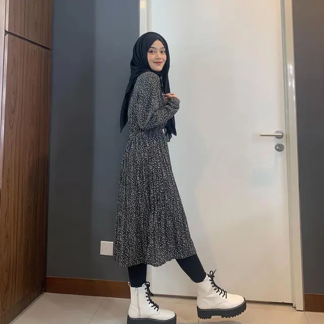 Turun Berat Badan 16 Kg, Ini 6 Potret Terbaru Putri Delina yang Curi Perhatian