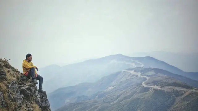 Kennedy Peak atau Gunung Kennedy di Myanmar