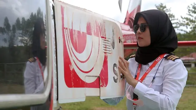 Penerbang helikopter pemadam kebakaran  Asia Pulp and Paper Sinar Mas. (Dok Sinar Mas)