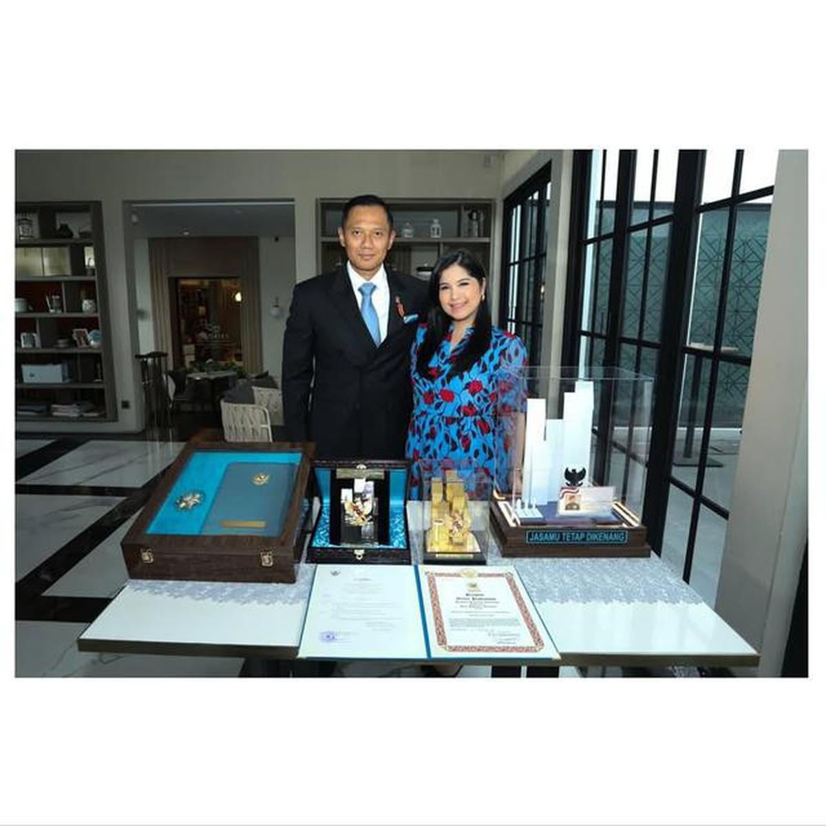 6 Potret Terbaru Annisa Pohan dengan Busana Longgar, Elegan dan Penuh Wibawa