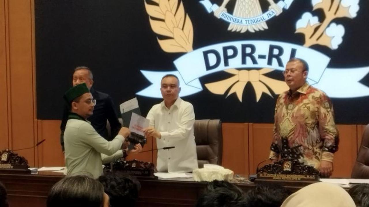Pemerintah Akan Dengarkan Tuntutan Mahasiswa Kamis Ini: Mengungkap Kontroversi Tunjangan DPR Rp50 Juta