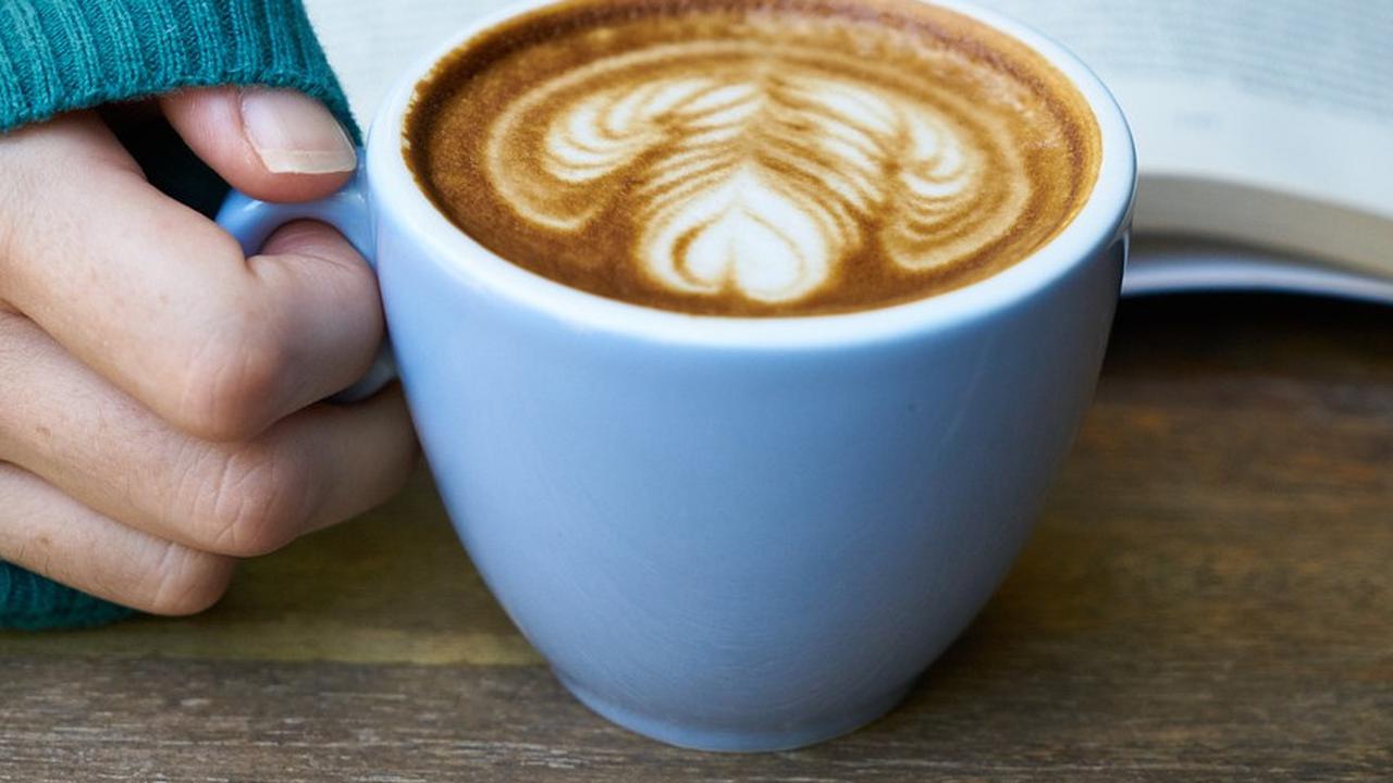 7 Bahaya Sering Minum Kopi Instan Sachet, Tingkatkan Risiko Kanker