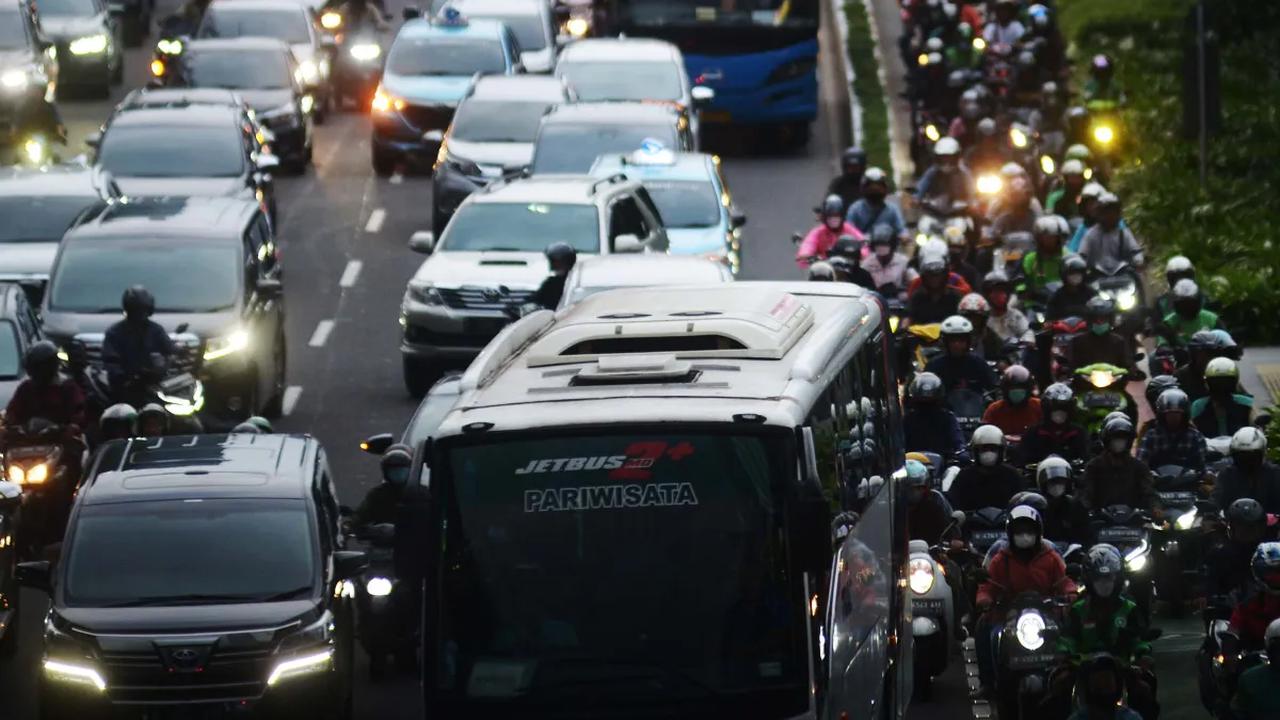 "Iya akan direvisi," kata Syafrin kepada wartawan di Balai Kota DKI Jakarta, Senin (25/9).<br>