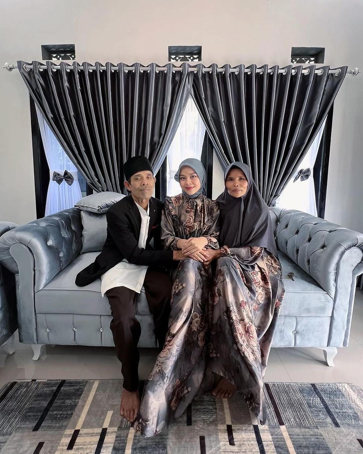 Bersama Kedua Orangtuanya