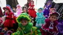Boneka dan baju terbuat dari wol dipamerkan saat Pekan Produk Kreatif Daerah (PPKD) di Lapangan Banteng, Jakarta, Jumat (29/5/2015). Acara tersebut digelar dari 29 Mei-2 Juni 2015. (Liputan6.com/Faizal Fanani)