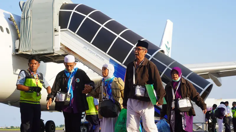 Jemaah haji saat tiba di Tanah Air melalui Bandara Juanda. (Istimewa)