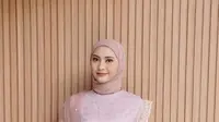Cara memilih kebaya untuk wanita hijab yang cocok dipakai saat lebaran 2024 dan bakal bikin penampilan jadi makin cantik (jaleela.id).