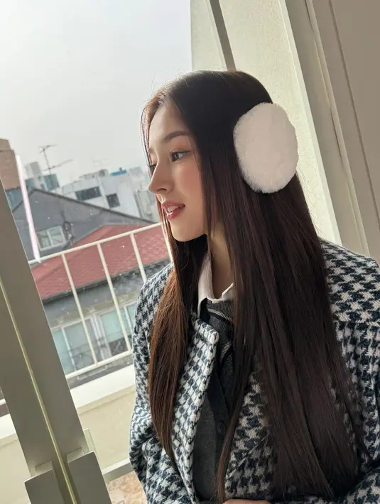 Dalam daftar yang dibuat TC Candler itu, Nancy jadi yang teratas. Ia mengalahkan para perempuan cantik dan populer lain. [Instagram.com/nancyjewel_mcdonie_]