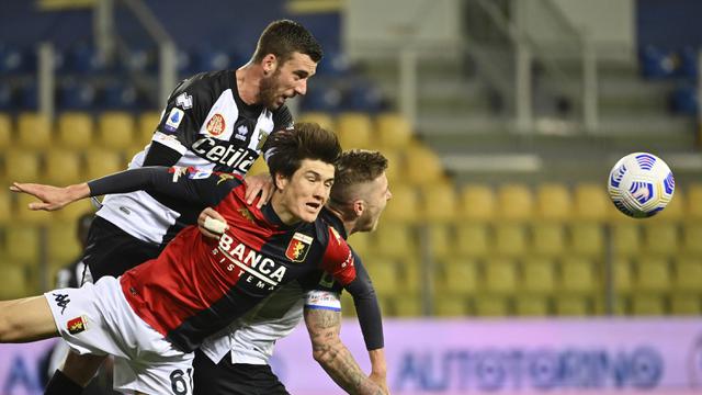 FOTO: Kalah 1-2 dari Genoa, Parma Masih Sulit Keluar dari Zona Degradasi - Eldor Shomurodov; Mattia Bani