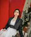 Penampilan Tissa biani semakin menarik perhatian. Kali ini, ia tampak berbeda denhan paduan gaya maskulin dan feminin yang unik. [Foto: instagram/ Tissa Biani]