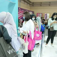 Hadirkan Influencer, Brighty memberikan pengalaman belanja yang tak terlupakan bagi para pengunjung boothnya di Jakarta x Beauty.