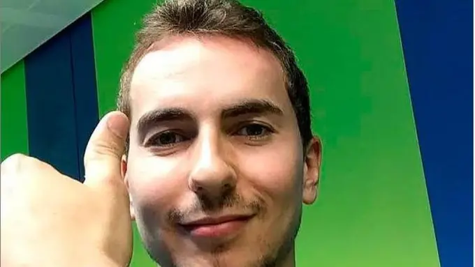 Euforia Jorge Lorenzo Menangkan MotoGP Catalunya 2015