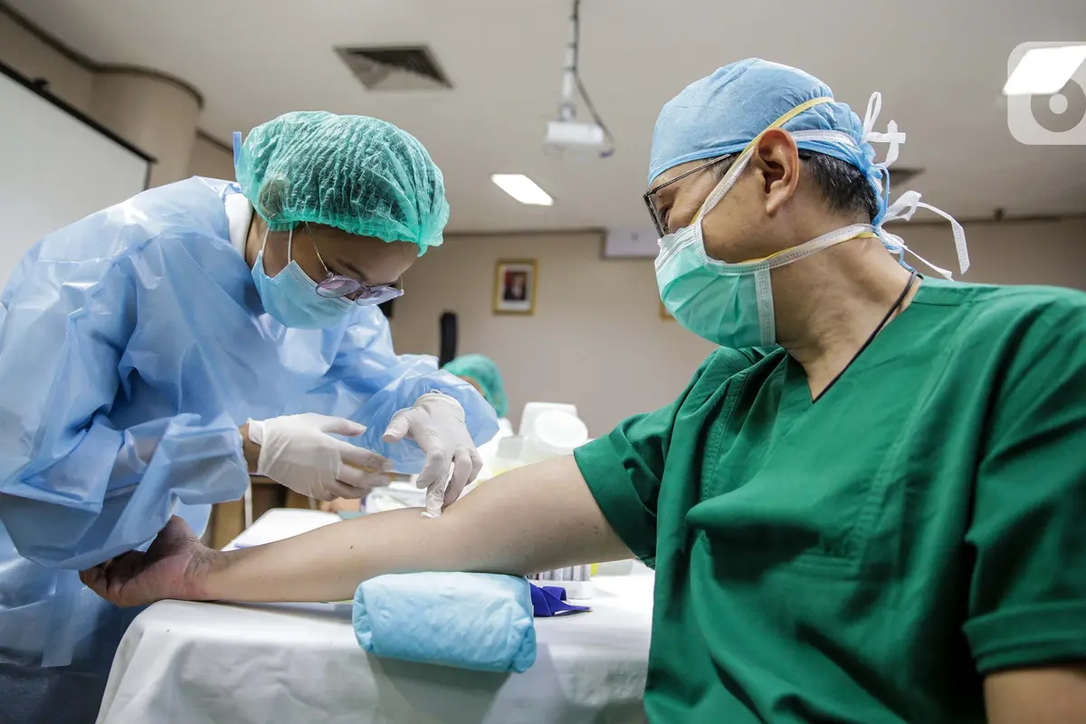 Melihat Tes Serologi COVID-19 untuk Petugas Medis