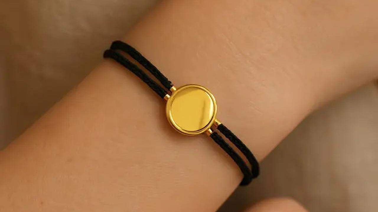 7 Model Gelang Emas Tali Hitam Terbaru, Aksesoris Kasual yang Stylish untuk Hangout