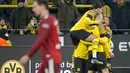 Dua gol Borussia Dortmund masing-masing disumbangkan oleh Julian Brandt dan Erling Haaland. (AP/Martin Meissner)