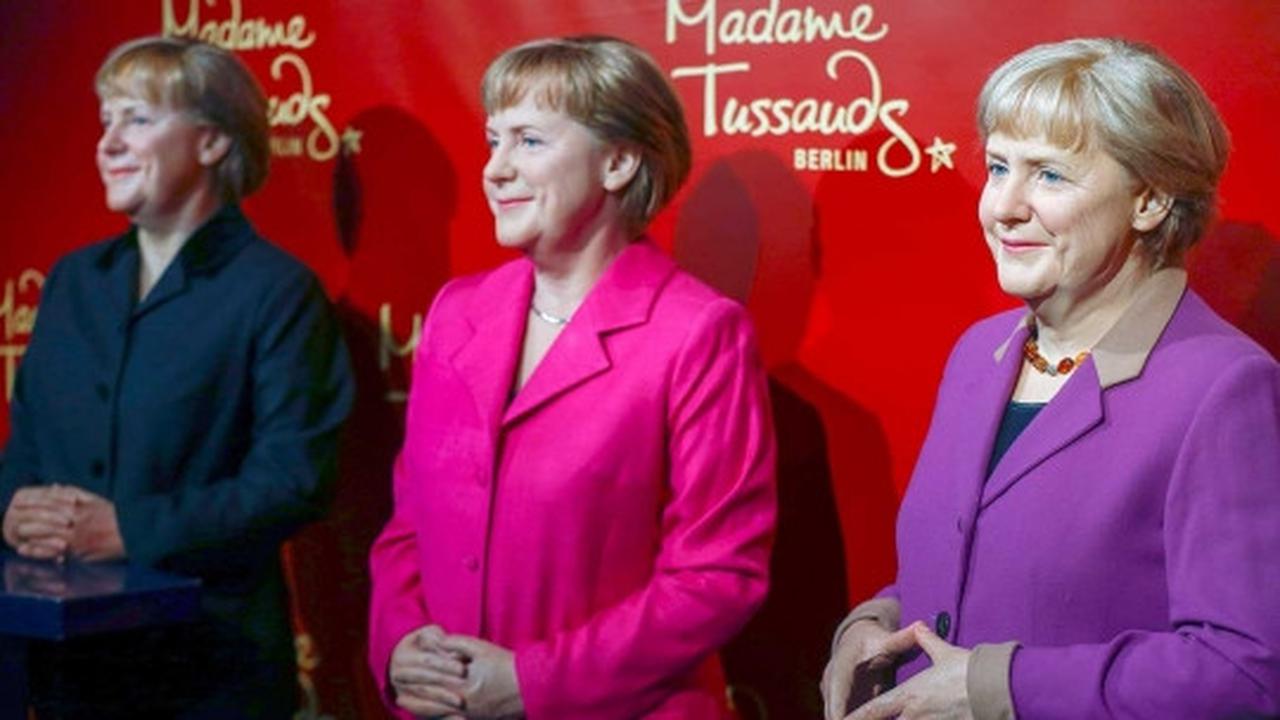 "Tiga kembaran" Angela Merkel diperkenalkan di Berlin