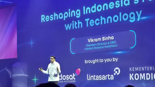 Presiden Direktur dan CEO Indosat Ooredoo Hutchison Vikram Sinha membuka Indonesia AI Day 2024. Liputan6.com/ Agustin Setyo Wardani