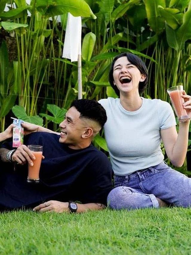 6 Potret Terbaru Dahlia Poland dengan Rambut Pendek, Bikin Pangling