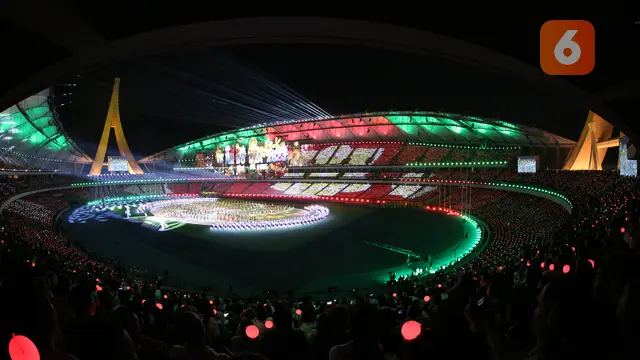 Foto: Perjalanan Sejarah Kamboja Terangkum Indah dalam Rangkaian Benang Merah Acara Pembukaan SEA Games 2023