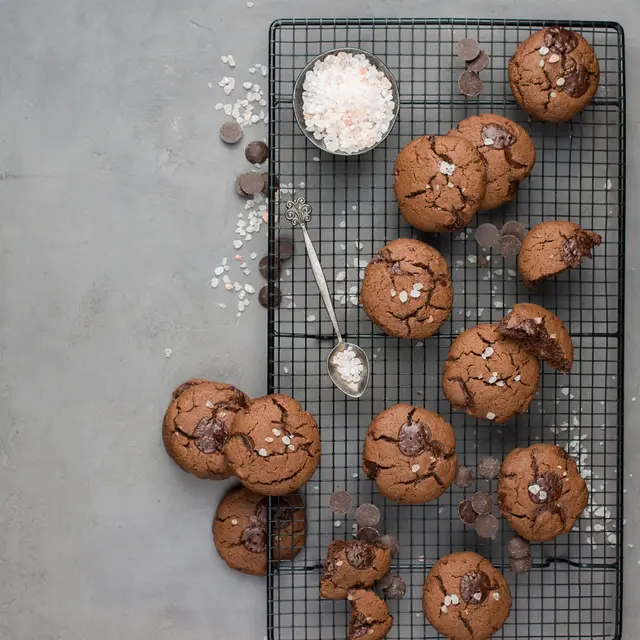 salted chocolate cookies