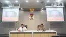 Deputi Penindakan dan Eksekusi Komisi Pemberantasan Korupsi (KPK), Asep Guntur Rahayu (kiri) bersama Juru Bicara KPK, Budi Prasetyo, saat memberi keterangan terkait Operasi Tangkap Tangan (OTT) Bupati Tulungagung, Gatut Sunu Wibowo, di Gedung Merah Putih Komisi Pemberantasan Korupsi, Jakarta, Sabtu (11/4/2026). (Liputan6.com/Helmi Fithriansyah)