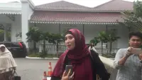 Firza Husein temui Anies Baswedan di Balai Kota