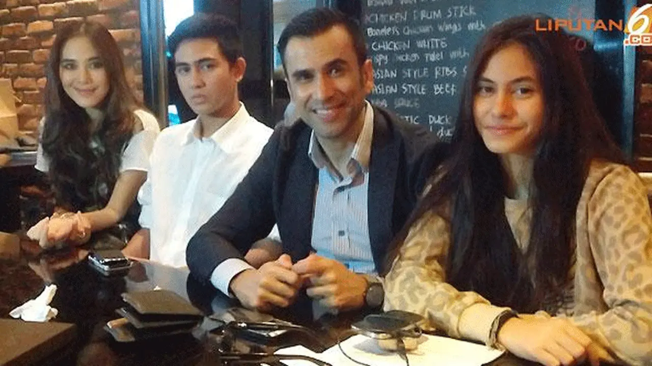 keluarga Jeremy Thomas