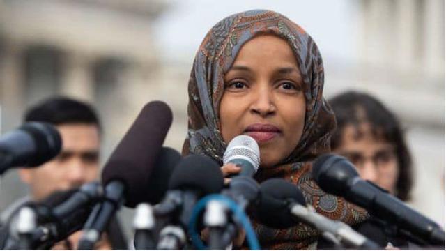 Politikus muslim AS yang berkerudung, Ilhan Omar (AFP/Saul Loeb)