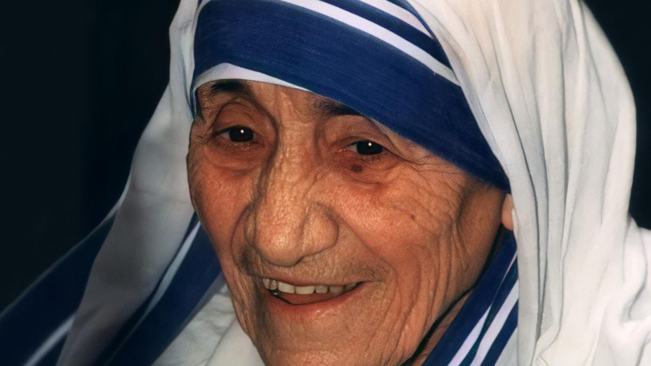 26 Agustus 1910 Kelahiran Bunda Teresa, Biarawati Katolik yang Disebut Orang Suci
