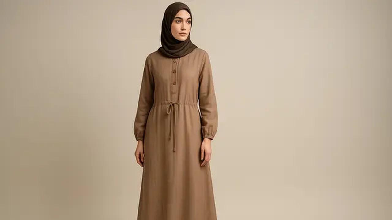 12 Model Busana Muslimah 1 Warna yang Lagi Tren di 2025, Tampilan Simpel tapi Elegan