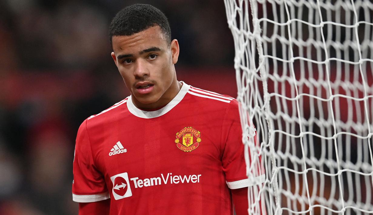 Kasus penganiayaan Mason Greenwood ramai usai Harriet Robson mengunggah foto tubuhnya yang mengalami luka-luka dan lebam di Instagram Storynya pada Minggu (30/1/2022). Akibatnya, ia ditahan Kepolisian Manchester Raya setempat dan dibekukan dari skuad MU. (AFP/Paul Ellis)