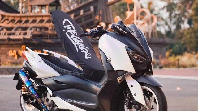 10 Potret Modifikasi Yamaha Xmax 250, si Bongsor dari Keluarga Maxi. Shenggol dong!