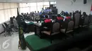 Suasan sidang perdana Bupati Empat Lawang Budi Antoni Aljufri dan istrinya, Suzannna terkait kasus suap sengketa Pilkada di Pengadilan tipikor, Jakarta, Kamis (17/9). Keduanya diduga menyuap mantan Ketua MK Akil Mochtar. (Liputan6.com/Andrian M Tunay)
