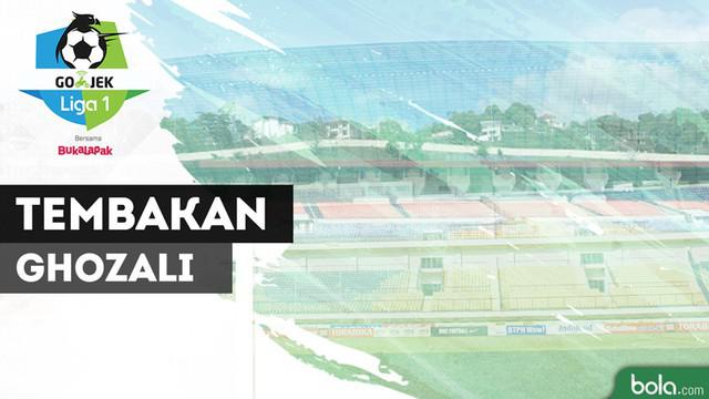 Berita video dua momen tembakan yang tak terduga dari pemain Persib Bandung, Ghozali Siregar, saat menghadapi Persipura Jayapura dalam lanjutan Gojek Liga 1 2018 bersama Bukalapak, Senin (15/10/2018).