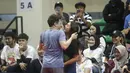 Seperti diketahui, Alleia memang dikenal dekat dengan ayahnya. Tidak heran, kehadirannya menjadi penyemangat buat Ariel saat bertanding ping pong. [Foto; KapanLagi.com®/Bayu Herdianto]