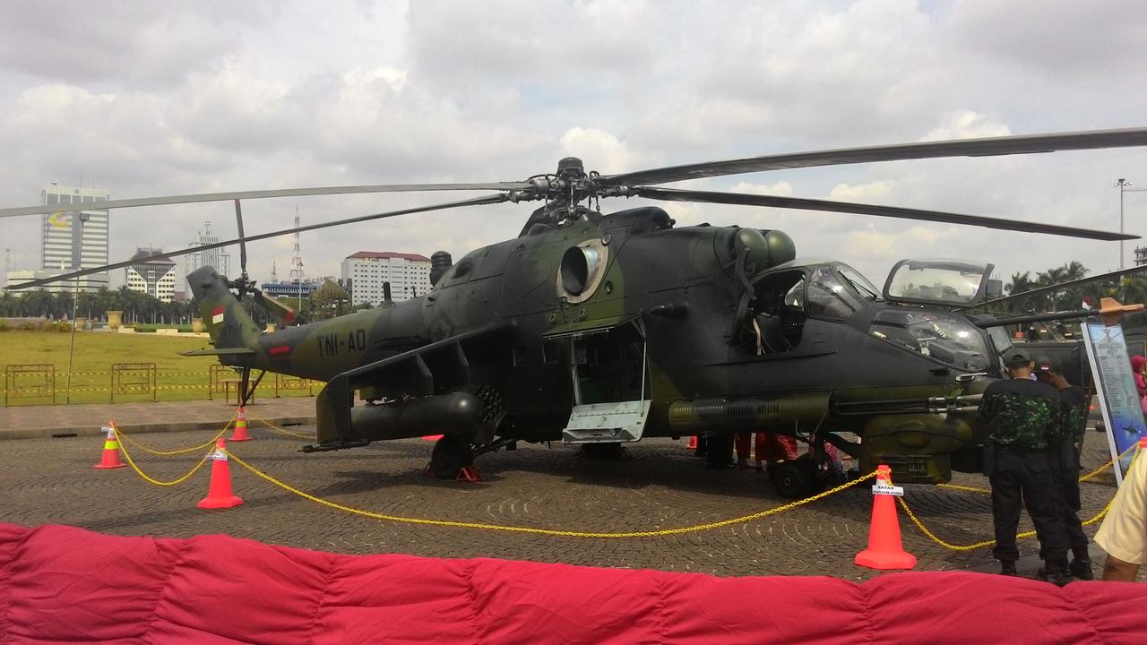 TNI AD Pamerkan Peralatan Tempur di Monas